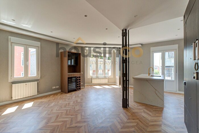 Casas en venta y pisos alquiler - 1