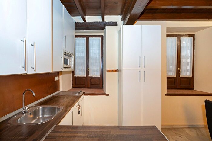 Casas en venta y pisos alquiler - 3