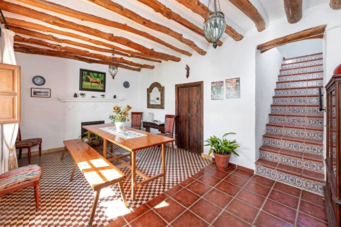 Casas en venta y pisos alquiler - 3