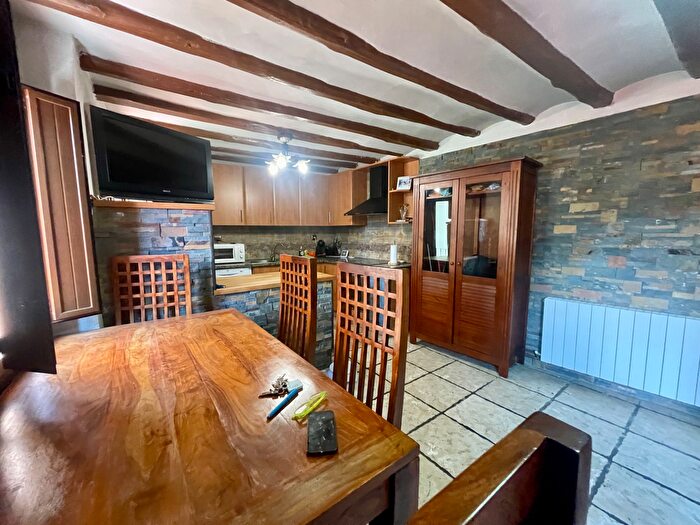 Casas en venta y pisos alquiler - 2