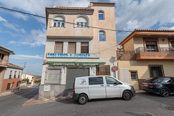 Casa en venta en La Zubia Ciudad, La Zubia de 4 habitaciones