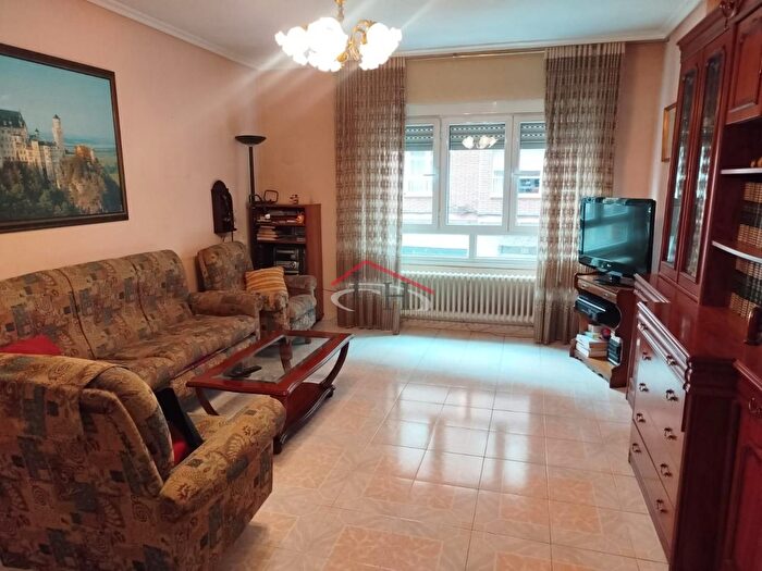 Casas en venta y pisos alquiler - 2