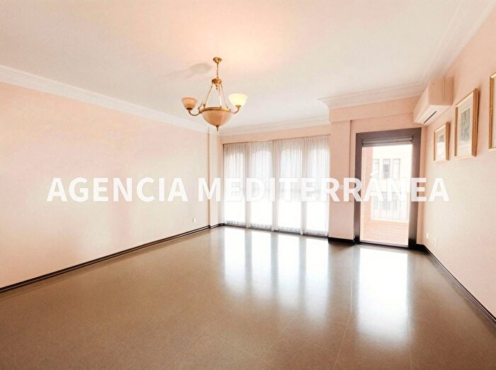 Piso en venta en Picassent, Valencia de 4 habitaciones