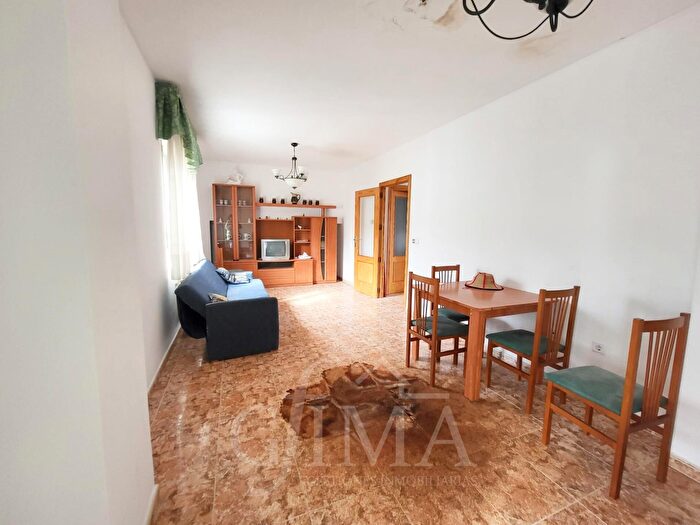 Casas en venta y pisos alquiler - 2