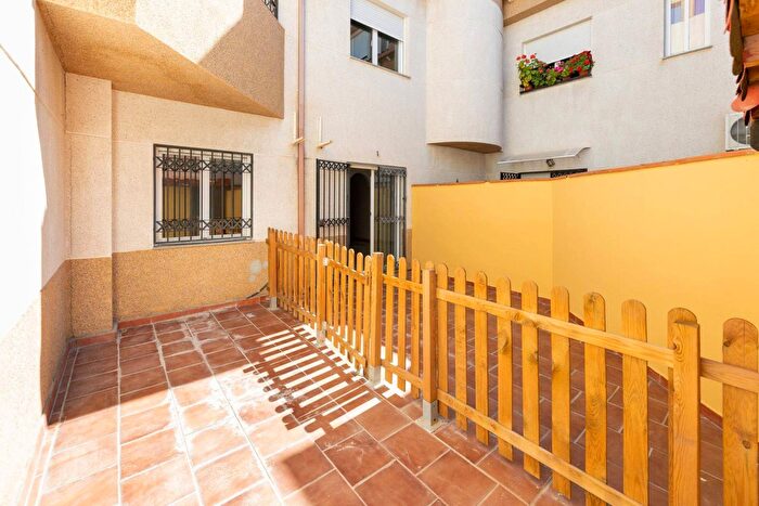 Casas en venta y pisos alquiler - 2