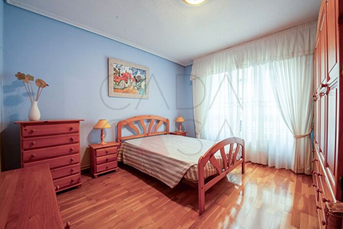 Casas en venta y pisos alquiler - 3