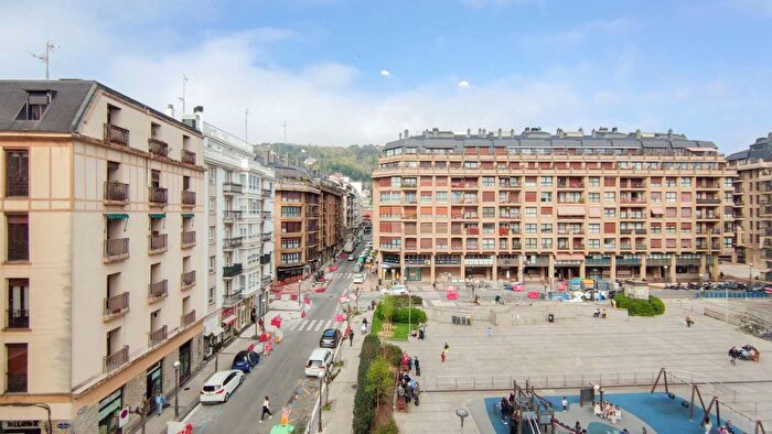 Casas en venta y pisos alquiler - 1