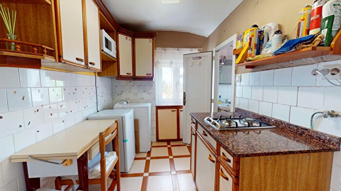 Casas en venta y pisos alquiler - 2