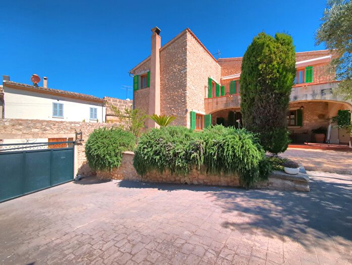 Casas en venta y pisos alquiler - 1