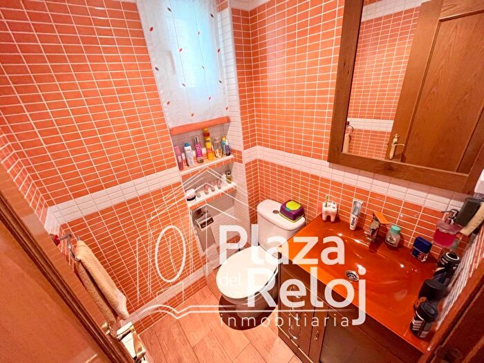 Casas en venta y pisos alquiler - 3