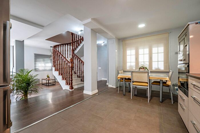 Casas en venta y pisos alquiler - 2