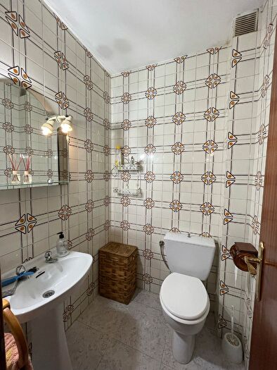 Casas en venta y pisos alquiler - 3