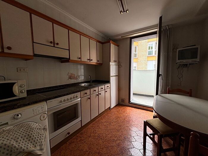 Casas en venta y pisos alquiler - 2