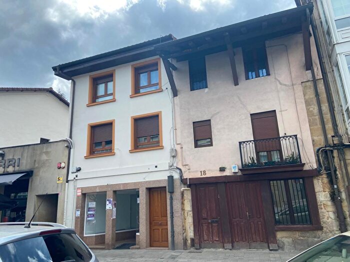 Casas en venta y pisos alquiler - 1