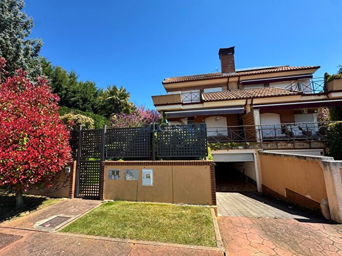 Casas en venta y pisos alquiler - 2