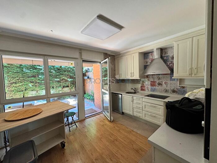 Casas en venta y pisos alquiler - 1