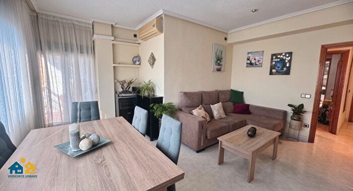 Casas en venta y pisos alquiler - 1