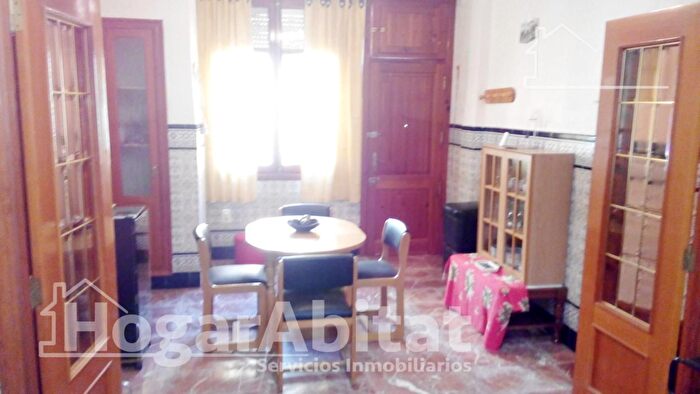 Casas en venta y pisos alquiler - 3