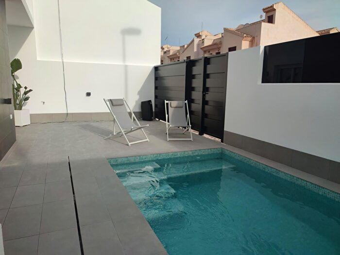 Casas en venta y pisos alquiler - 3