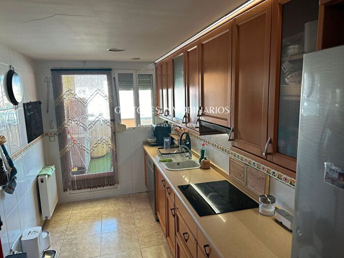 Casas en venta y pisos alquiler - 1