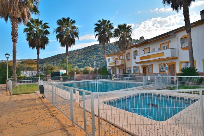 Casa en venta en Benaoján, Málaga de 5 habitaciones