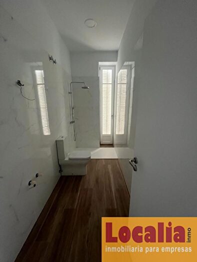Casas en venta y pisos alquiler - 3