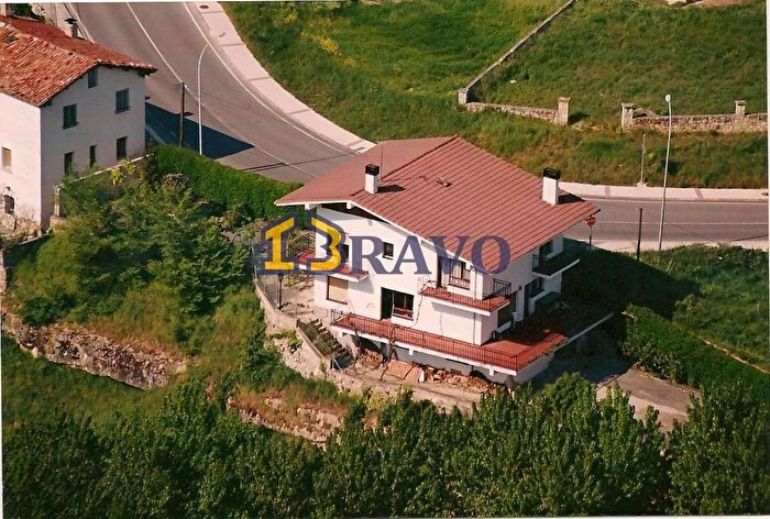 Casa en venta en Trespaderne, Burgos de 7 habitaciones