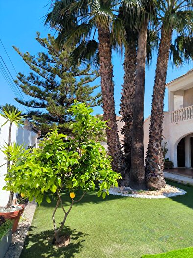 Casas en venta y pisos alquiler - 3