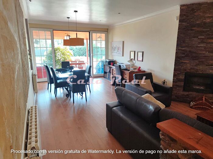 Casas en venta y pisos alquiler - 3