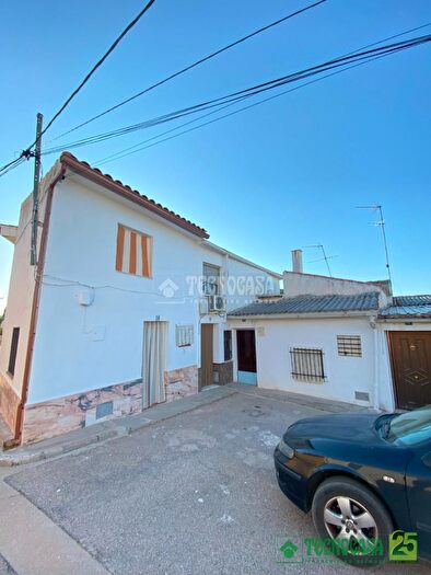 Casas en venta y pisos alquiler - 1