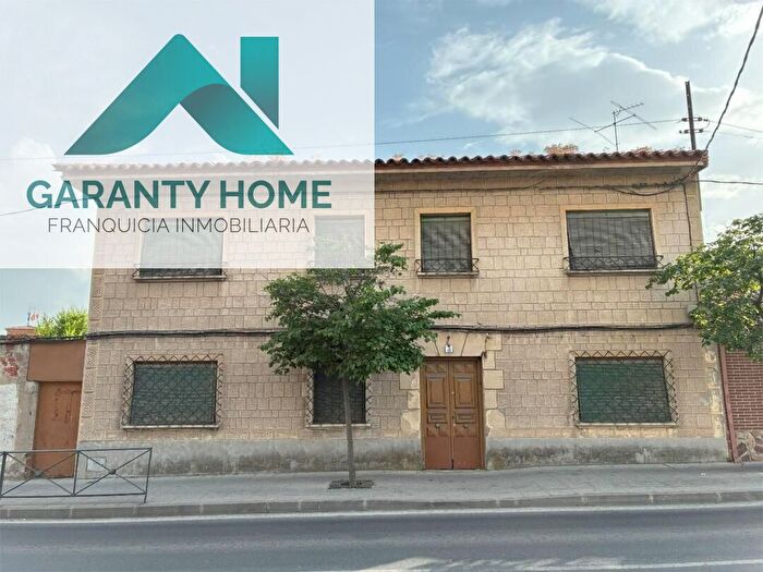Casas en venta y pisos alquiler - 1