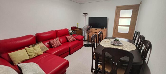 Casas en venta y pisos alquiler - 1