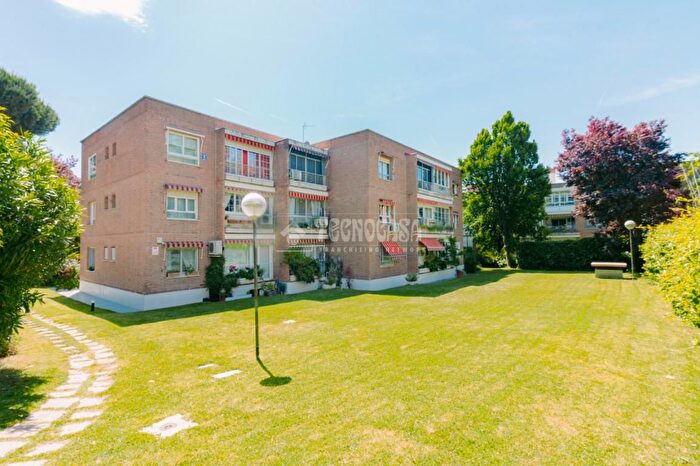 Piso en venta en Barajas, Alameda de Osuna de 4 habitaciones