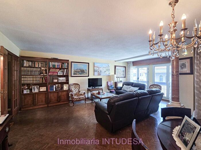 Casas en venta y pisos alquiler - 1