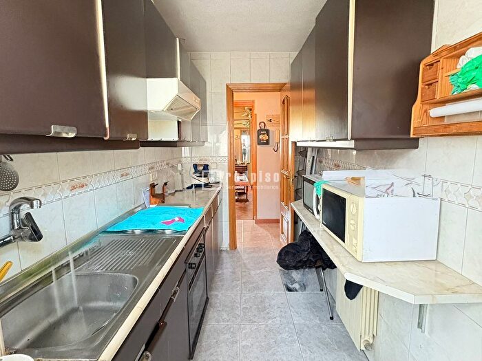 Casas en venta y pisos alquiler - 3