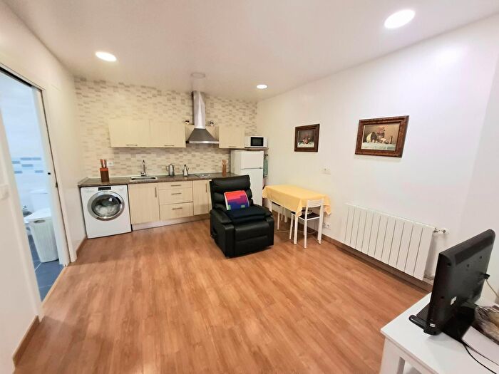 Casas en venta y pisos alquiler - 2