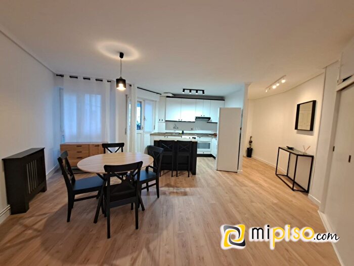 Casas en venta y pisos alquiler - 1