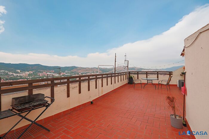 Piso en venta en Horta Guinardó, El Carmel de 2 habitaciones