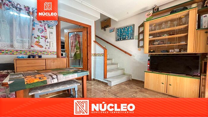 Casas en venta y pisos alquiler - 1