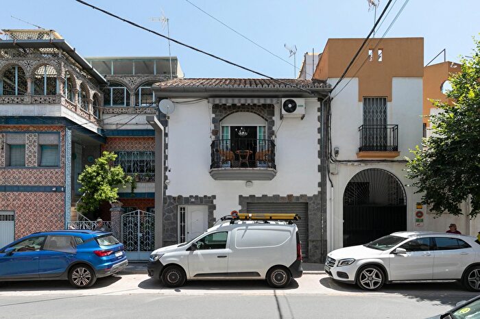 Casas en venta y pisos alquiler - 1