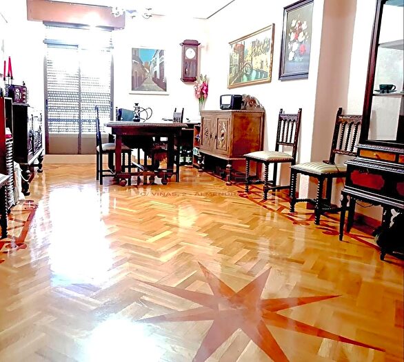 Casas en venta y pisos alquiler - 1