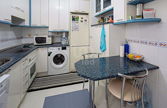 Casas en venta y pisos alquiler - 3
