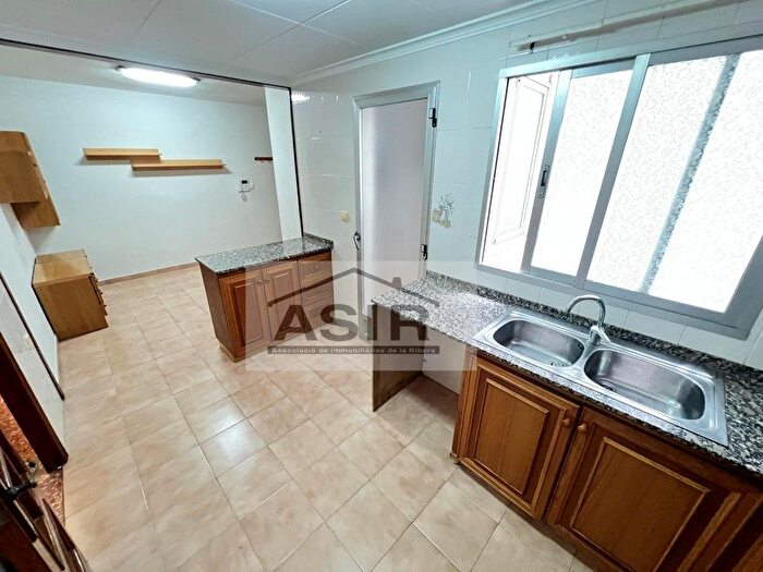 Casas en venta y pisos alquiler - 2
