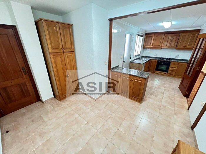 Casas en venta y pisos alquiler - 1