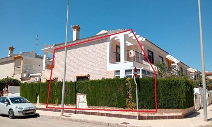 Casa en venta en Pilar de la Horadada ciudad, Pilar de la Horadada de 4 habitaciones
