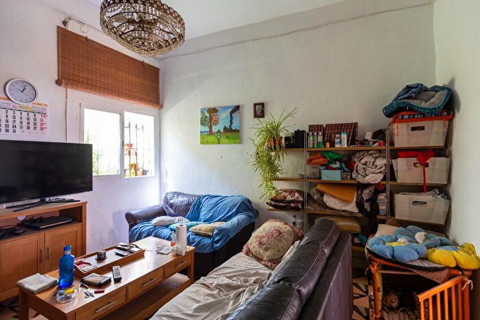 Casas en venta y pisos alquiler - 3
