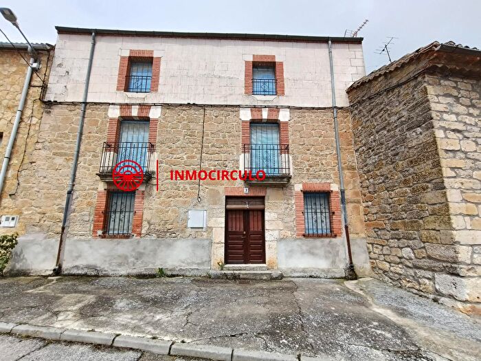Casa en venta en Tardajos, Burgos de 5 habitaciones