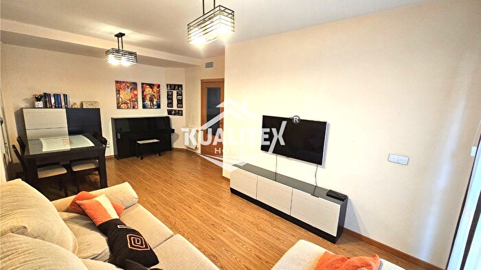 Casas en venta y pisos alquiler - 3