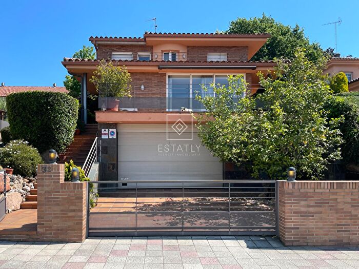 Casa en venta en Santa Coloma de Farners, Girona de 5 habitaciones