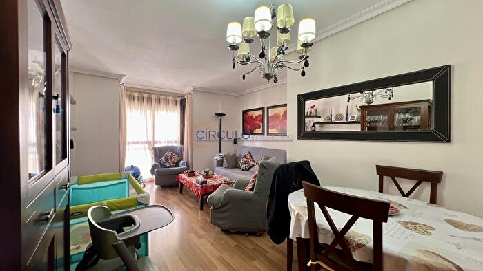 Casas en venta y pisos alquiler - 1